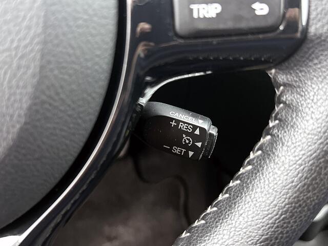 Toyota YARIS 1.5 Hybrid Dynamic | Navigatie | LM-velgen | Privacy glass |