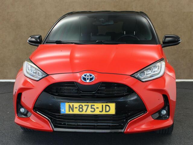 Toyota YARIS 1.5 Hybrid Launch Edition - CLIMATE CONTROL - VOORSTOELEN VERWARMD - HEAD UP DISPLAY - PARKEERSENSOREN VOOR/ ACHTER - HALF LEDEREN BEKLEDING - CAMERA - KEYLESS ENTRY/ START - ADAPTIEVE CRUISE CONTROL - ARMSTEUN VOOR - APPLE CARPLAY/ ANDROID AUTO