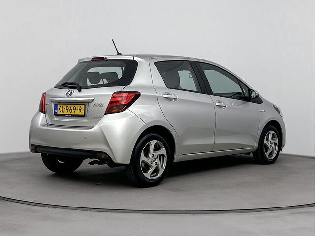 Toyota YARIS 1.5 Hybrid Trend Bi-Tone Limited | Parkeercamera | Airco |
