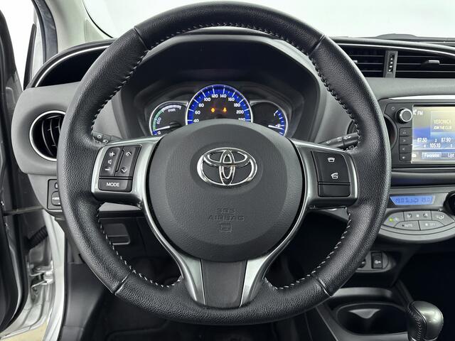 Toyota YARIS 1.5 Hybrid Trend Bi-Tone Limited | Parkeercamera | Airco |