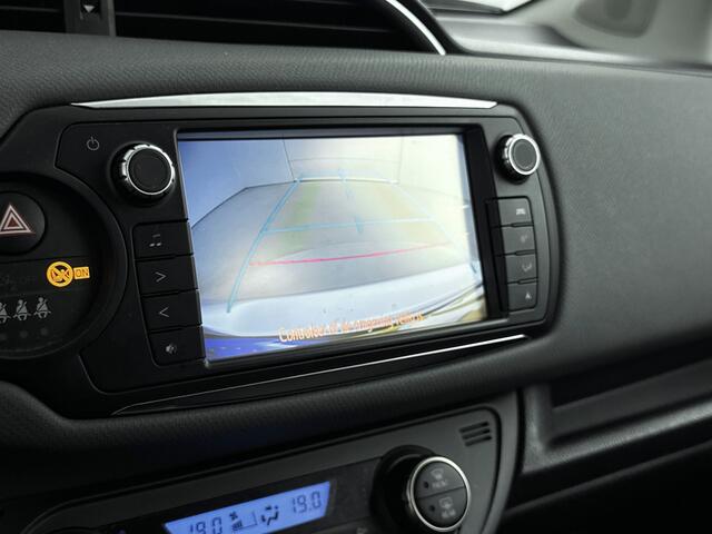 Toyota YARIS 1.5 Hybrid Trend Bi-Tone Limited | Parkeercamera | Airco |