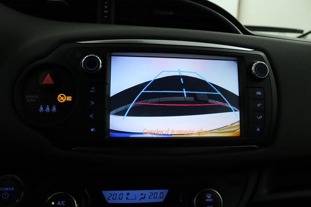 Toyota YARIS 1.5 Hybrid Trend Bi-Tone | Airco | Cruise Control | Achteruitrijcamera |