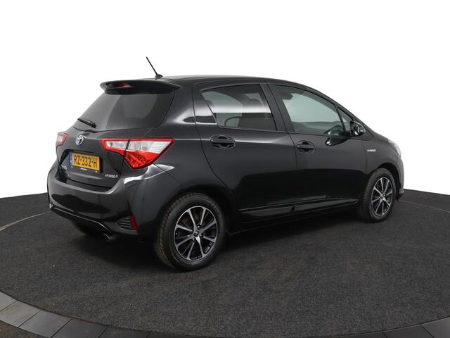 Toyota YARIS 1.5 Hybrid Design Sport | Climate control | Cruise control | Achteruitrijcamera | Lichtmetaal |