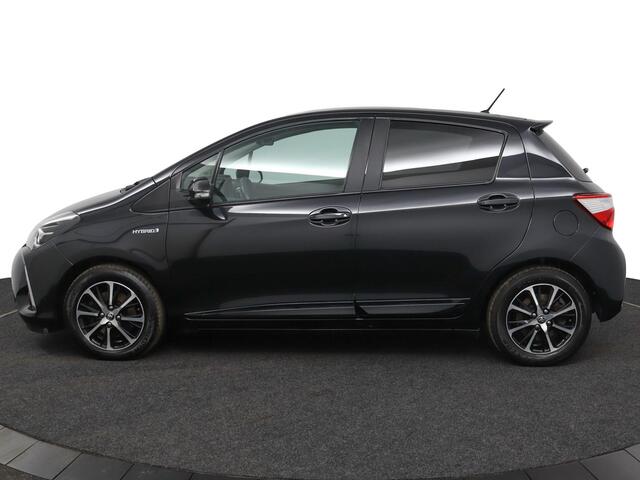 Toyota YARIS 1.5 Hybrid Design Sport | Climate control | Cruise control | Achteruitrijcamera | Lichtmetaal |