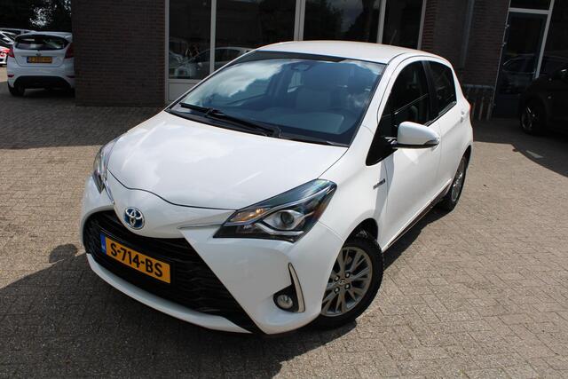 Toyota YARIS 1.5 Hybrid Achteruitrijcamera, CC, Bluetooth, NAVI, ECC, Leder, Grootlicht assistent, 15" LMV