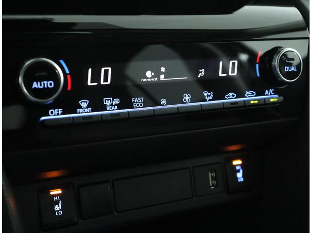 Toyota YARIS Cross 1.5 Hybrid Executive | Stoelverwarming | Half lederen bekleding | ACC |