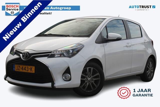 Toyota YARIS 1.3 VVT-i Trend 100pk Automaat | incl. 12 maanden garantie | Cruise control | Navigatie | Achteruitrijcamera | Climate control | Lane assist | Bluetooth | 15" velgen | 100% onderhouden |