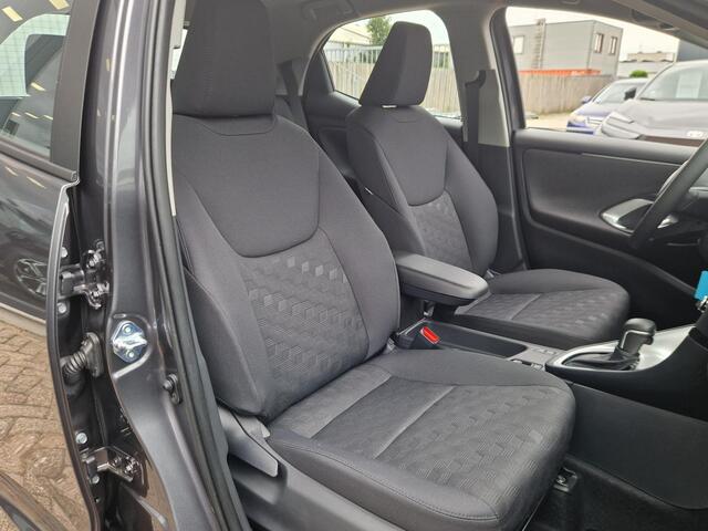 Toyota YARIS 1.5 Hybrid 115 Business Nieuwe Auto! stoel en stuurverwarming parkeersensoren