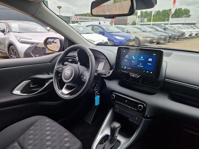Toyota YARIS 1.5 Hybrid 115 Business Nieuwe Auto! stoel en stuurverwarming parkeersensoren