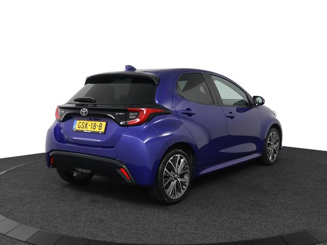 Toyota YARIS 1.5 Hybrid 130 Executive | Carplay | 17" Lichtmetalen velgen | Dodehoekdetectie | Parkeersensoren voor + achter