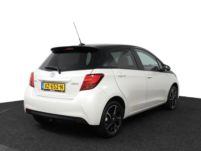 Toyota YARIS 1.3 VVT-i Dynamic Bi-Tone | Climate control | Camera | Stoelverwarming |