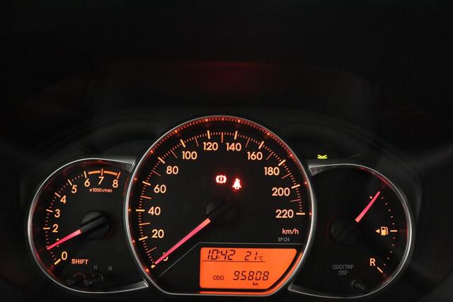 Toyota YARIS 1.3 VVT-i Dynamic Bi-Tone | Climate control | Camera | Stoelverwarming |
