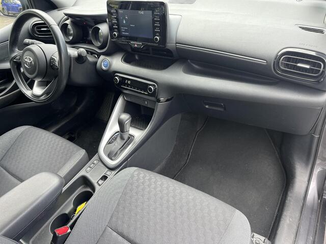 Toyota YARIS 1.5 Hybrid Dynamic | Trekhaak | Carplay | Licht metalen velgen | LED koplampen | Keyless entry |