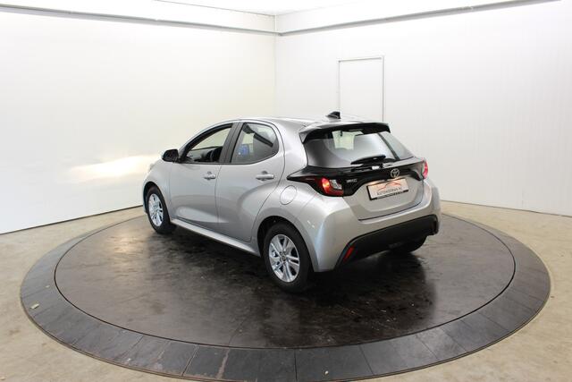 Toyota YARIS 1.5 Hyb Nieuw Rijklaar Camera PDC v+a Stoel/Stuur Verwarming Adaptive Cruise Control