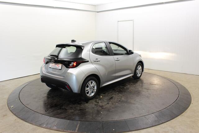 Toyota YARIS 1.5 Hyb Nieuw Rijklaar Camera PDC v+a Stoel/Stuur Verwarming Adaptive Cruise Control