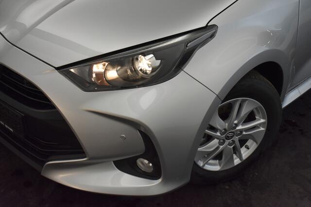Toyota YARIS 1.5 Hyb Nieuw Rijklaar Camera PDC v+a Stoel/Stuur Verwarming Adaptive Cruise Control