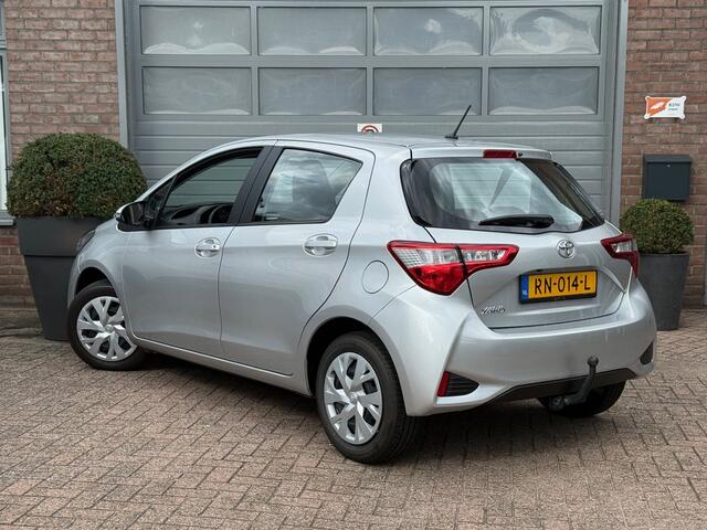 Toyota YARIS 1.5 VVT-i Aspiration Achteruitrij Camera / Trekhaak / Slechts 42000 km.