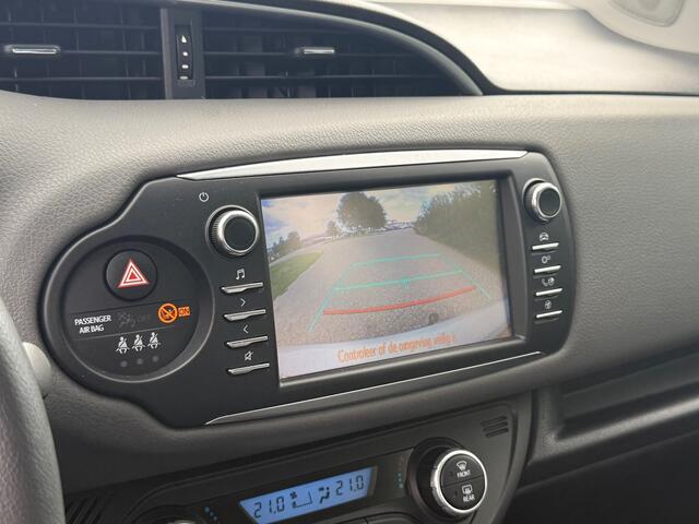 Toyota YARIS 1.5 VVT-i Aspiration Achteruitrij Camera / Trekhaak / Slechts 42000 km.