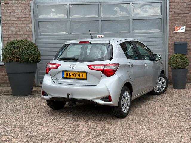 Toyota YARIS 1.5 VVT-i Aspiration Achteruitrij Camera / Trekhaak / Slechts 42000 km.