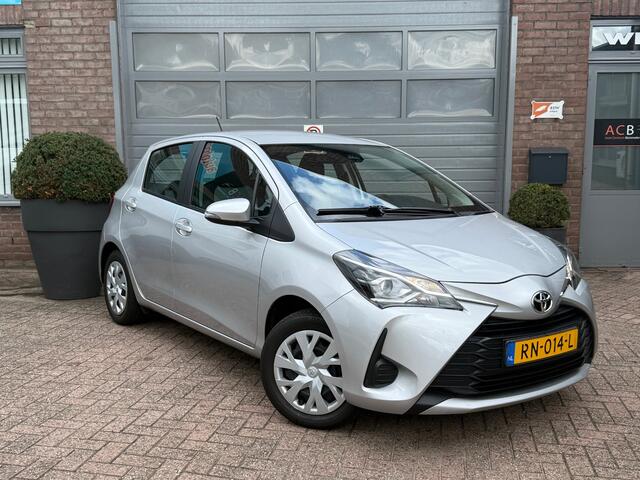 Toyota YARIS 1.5 VVT-i Aspiration Achteruitrij Camera / Trekhaak / Slechts 42000 km.
