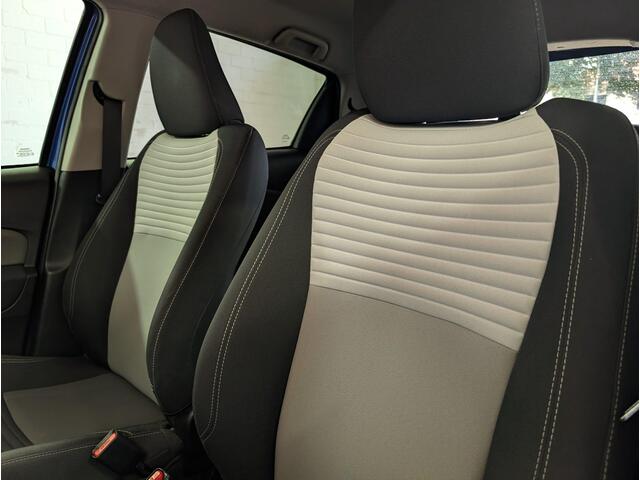 Toyota YARIS 1.5 Hybrid Dynamic All-in prijs!