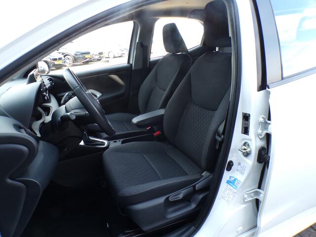 Toyota YARIS 1.5 Hybrid Comfort, Carplay + Android Auto / Camera / Adaptive Cruise / Climate control