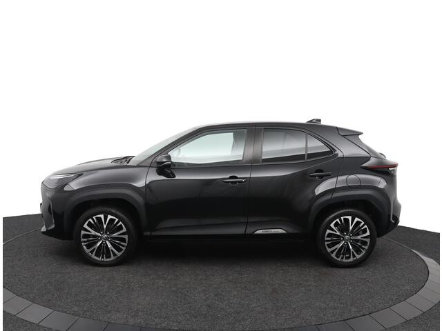 Toyota YARIS Cross 1.5 Hybrid Adventure | Navigatie | Stuur-stoel en voorruitverwarming | 360 graden camera |