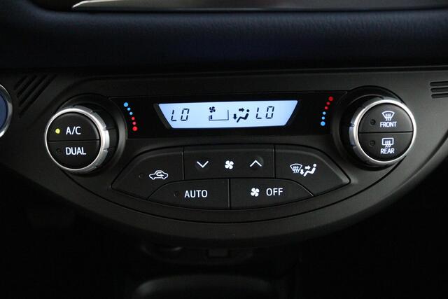 Toyota YARIS 1.5 Hybrid Bi-Tone | Cruise control | Keyless | Climate control |