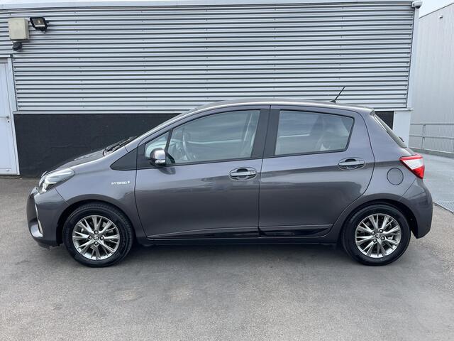 Toyota YARIS 1.5 Hybrid Design Trekhaak, Nieuw geleverd en dealeronderhouden, 1e eign. Achteruitrijcamera, Cruise control, Climate control