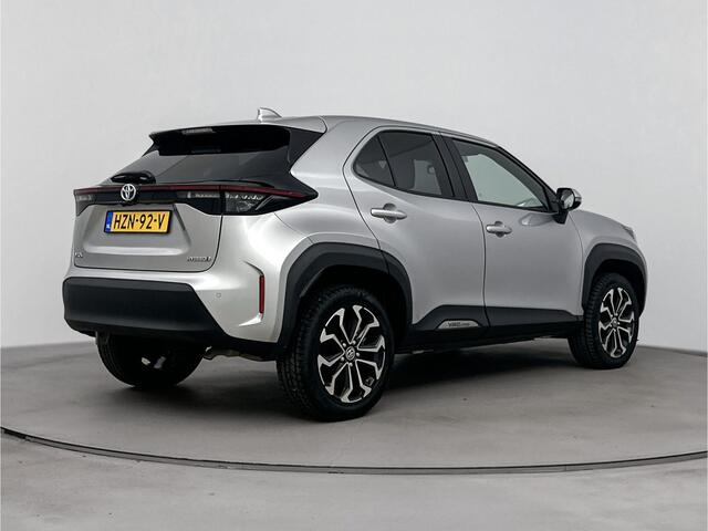 Toyota YARIS Cross 1.5 Hybrid Dynamic Limited | Apple Carplay/Android Auto | Stoel-/Stuur verwarming | Lichtmetalen Velgen | Metaallak |