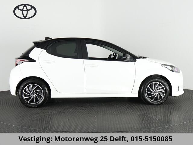 Toyota YARIS 1.5 HYBRID AUTOMAAT BLACK & WHITE GARANTIE 8-2033 NAVIGATIE.CLIMA.CRUISE