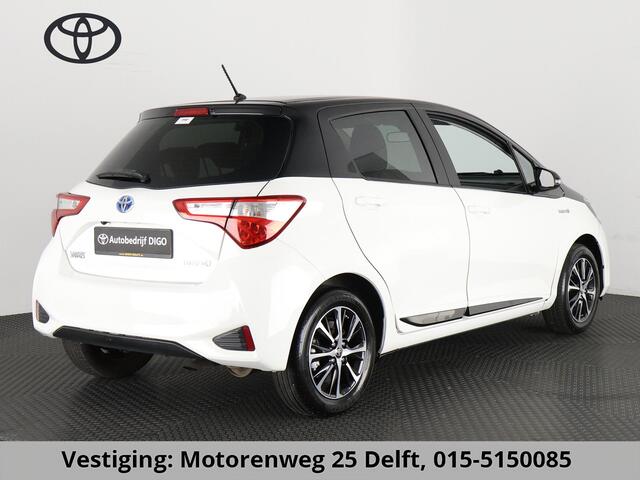 Toyota YARIS 1.5 HYBRID DESIGN SPORT BI-TONE AUTOMAAT CLOUD NAVIGATIE. BIJNA 2020.CAMERA. GARANTIE TOT 2030