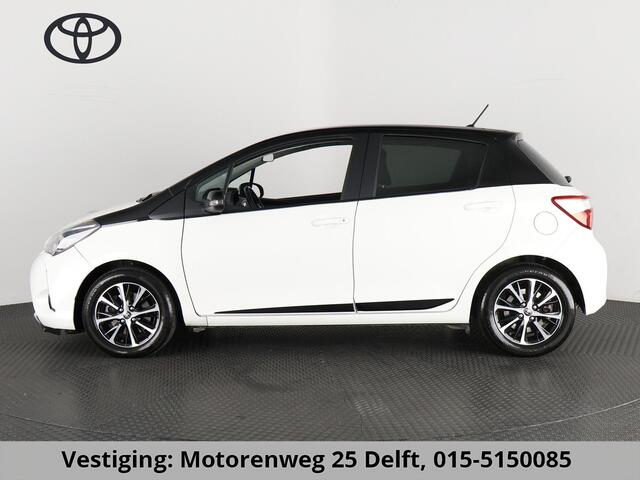 Toyota YARIS 1.5 HYBRID DESIGN SPORT BI-TONE AUTOMAAT CLOUD NAVIGATIE. BIJNA 2020.CAMERA. GARANTIE TOT 2030