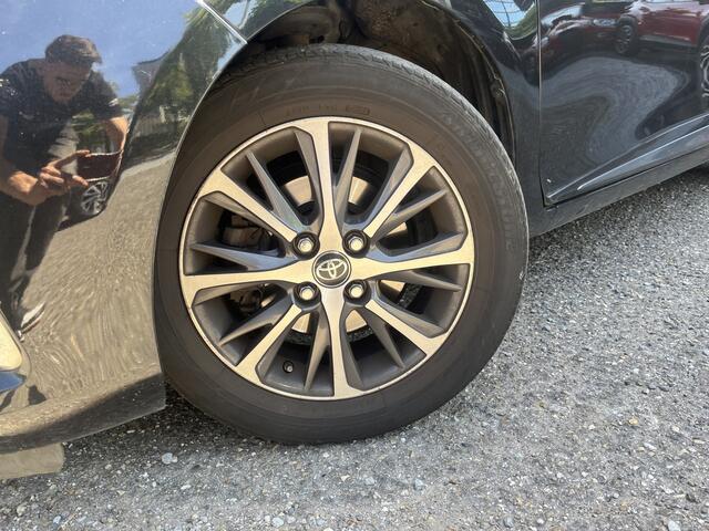 Toyota YARIS 1.5 Hybrid Y20 Exclusive Edition // LED // CAMERA // CRUISE CONTROL // CLIMATE CONTROL // NAVI //