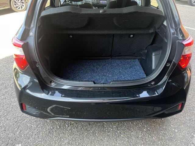 Toyota YARIS 1.5 Hybrid Y20 Exclusive Edition // LED // CAMERA // CRUISE CONTROL // CLIMATE CONTROL // NAVI //