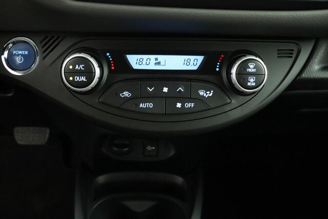 Toyota YARIS 1.5 Hybrid Dynamic | Climate control | Camera | Licjtmetalen wielen | Cruise control |