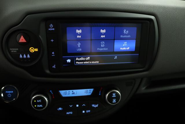 Toyota YARIS 1.5 Hybrid Dynamic | Climate control | Camera | Licjtmetalen wielen | Cruise control |