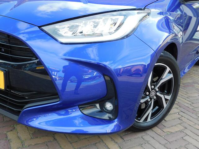 Toyota YARIS 1.5 Hybrid 115 First Edition