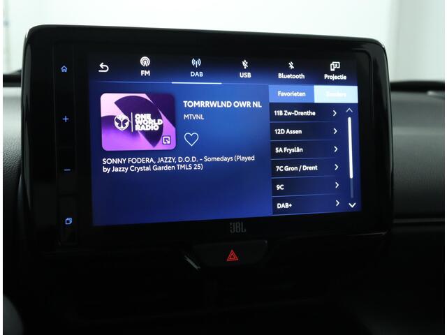 Toyota YARIS Cross 1.5 Hybrid GR Sport | Parkeer sensoren | Navigatie | Head-Up display |