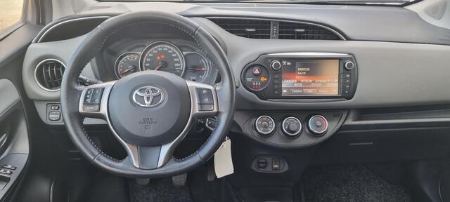 Toyota YARIS 1.0 VVT-i Aspiration | NL AUTO | Achter