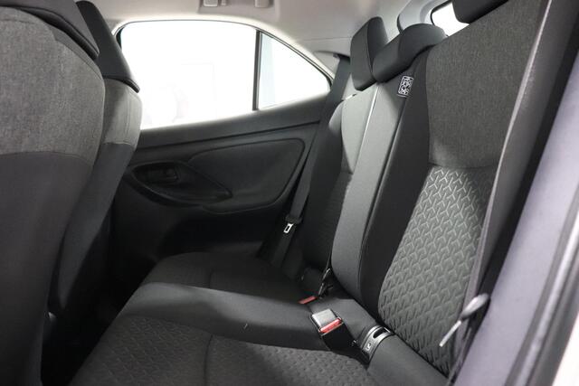Toyota YARIS Cross 1.5 Hybrid Active, Startknop, Dealer onderhouden, Apple Carplay, Android Auto, Camera!