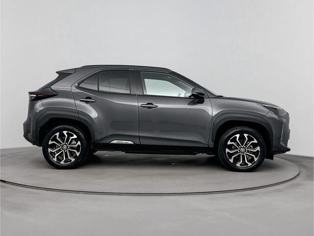 Toyota YARIS Cross 1.5 Hybrid 115 First Edition Limited | Apple Carplay/Android Auto | Stoel-/Stuur verwarming | Parkeersensoren | Metaallak |