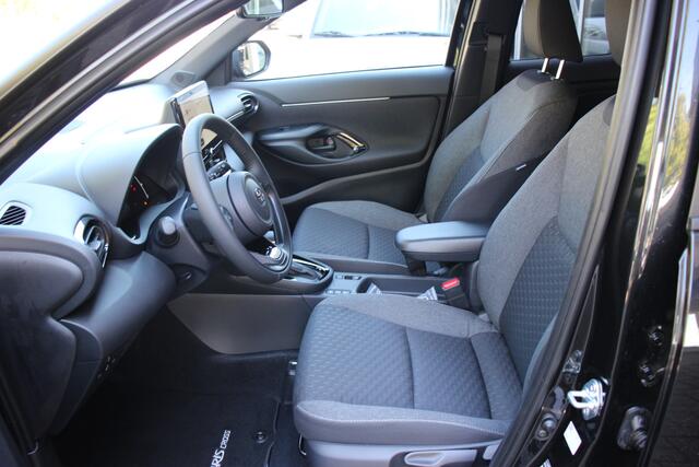 Toyota YARIS Cross 1.5 Hybrid 130 Dynamic NIEUW! | Comfort pack | Dodehoeksensor | Stuur- en Stoelverwarming |
