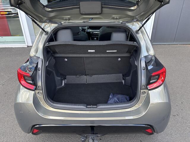 Toyota YARIS 1.5 Hybrid Executive Panorama dak | Blind spot | Parkeersensoren V+A | Half leder | Trekhaak