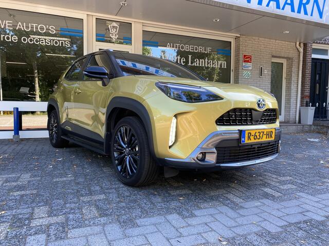 Toyota YARIS TOYOTA CROSS ADVENTURE TWO TONE JBL PREMIUM AUDIO/ KEYLESSS ENTRY + START /LED VERL./DODEHOEKDETECTIE/ CLIMA CONTR./NAVI fULLMAP/ ACHTERUITRIJ CAMERA/CRUISE CONTR./VERW. VOORSTOELEN IN HOOGTE VERST.B./PARK. SENS. V+A/HEAD UP DISPLAY nieuwprijs ¤39.000
