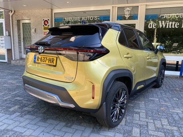 Toyota YARIS TOYOTA CROSS ADVENTURE TWO TONE JBL PREMIUM AUDIO/ KEYLESSS ENTRY + START /LED VERL./DODEHOEKDETECTIE/ CLIMA CONTR./NAVI fULLMAP/ ACHTERUITRIJ CAMERA/CRUISE CONTR./VERW. VOORSTOELEN IN HOOGTE VERST.B./PARK. SENS. V+A/HEAD UP DISPLAY nieuwprijs ¤39.000