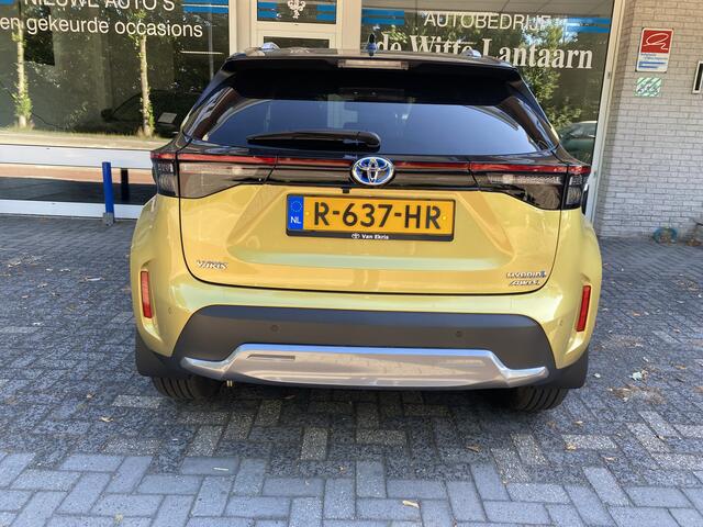 Toyota YARIS TOYOTA CROSS ADVENTURE TWO TONE JBL PREMIUM AUDIO/ KEYLESSS ENTRY + START /LED VERL./DODEHOEKDETECTIE/ CLIMA CONTR./NAVI fULLMAP/ ACHTERUITRIJ CAMERA/CRUISE CONTR./VERW. VOORSTOELEN IN HOOGTE VERST.B./PARK. SENS. V+A/HEAD UP DISPLAY nieuwprijs ¤39.000