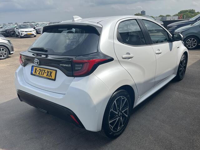 Toyota YARIS 1.5 Hybrid Dynamic Org. Nederlandse auto, All-seaon banden, LED, LMV, Navigatie, Smart Key + Keyless entry