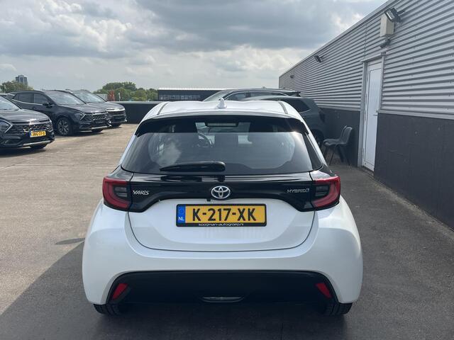 Toyota YARIS 1.5 Hybrid Dynamic Org. Nederlandse auto, All-seaon banden, LED, LMV, Navigatie, Smart Key + Keyless entry
