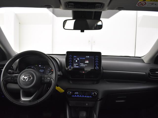 Toyota YARIS 1.5 Hybrid Active | All Seasons | Carplay | Camera
